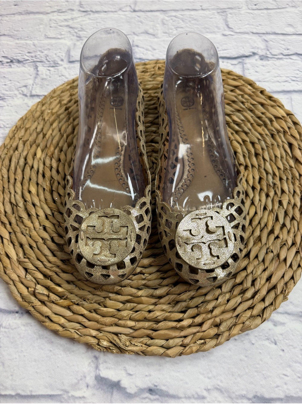 Tory Burch “Mira” Metallic Gold Leather Laser-Cut Logo Ballet Flats. Size 8.5